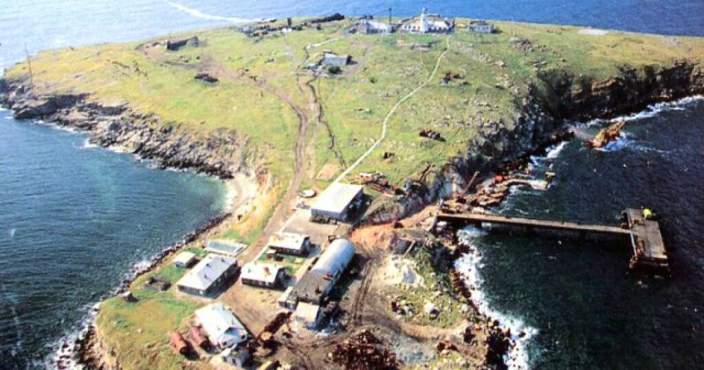 остров змеиный